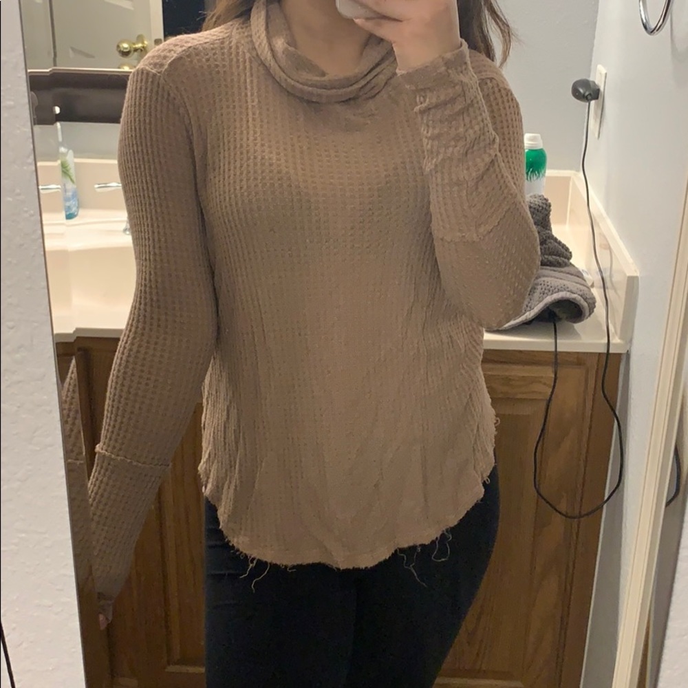 Cute light pink turtle neck